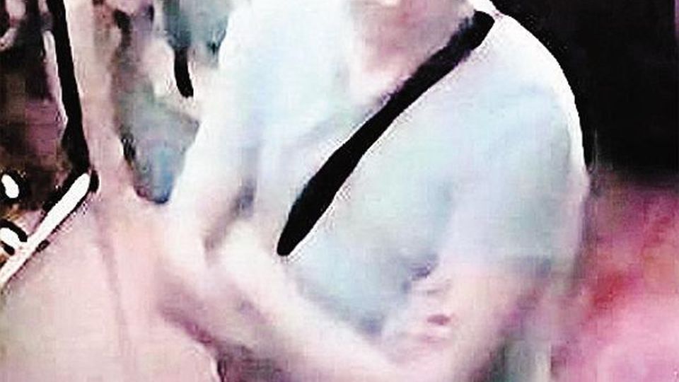 La taglia sull’assassino di Saronno Tanti dubbi, solo per la Lega è utile La taglia sull’assassino di Saronno Tanti dubbi, solo per la Lega è utile