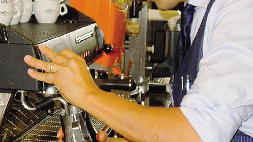 È di Erba il recordman della tazzina Gianni, barista da 600 caffè all’ora È di Erba il recordman della tazzina Gianni, barista da 600 caffè all’ora