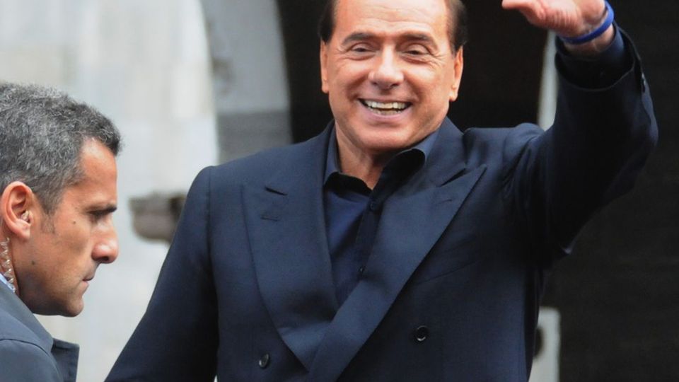 Berlusconi più povero Guadagna “solo” 4,5 milioni Berlusconi più povero Guadagna “solo” 4,5 milioni