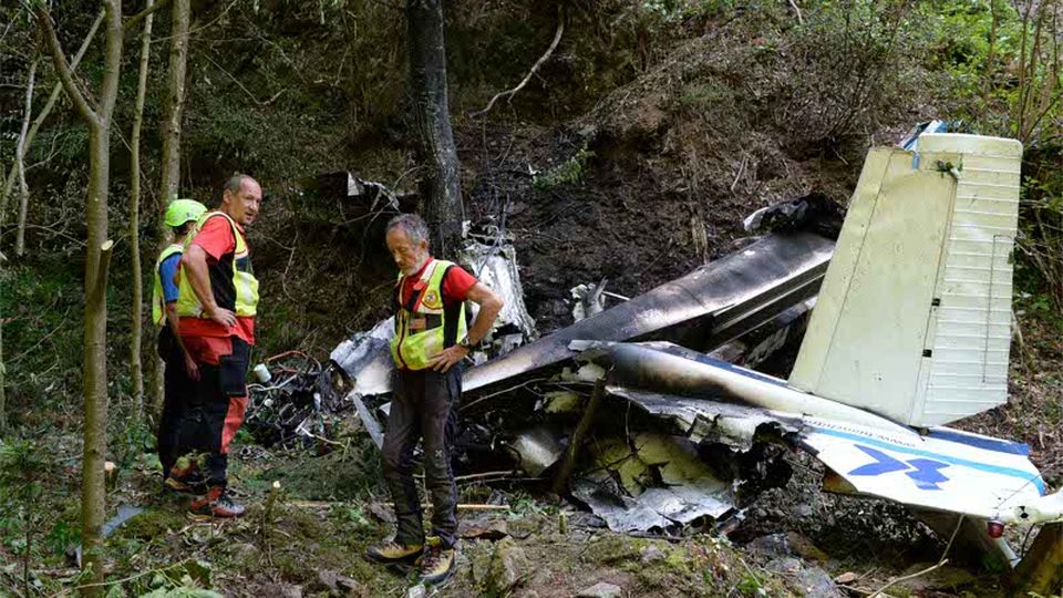 Schianto di Premana Il pilota dell’idrovolante forse tradito dal caldo Schianto di Premana Il pilota dell’idrovolante forse tradito dal caldo