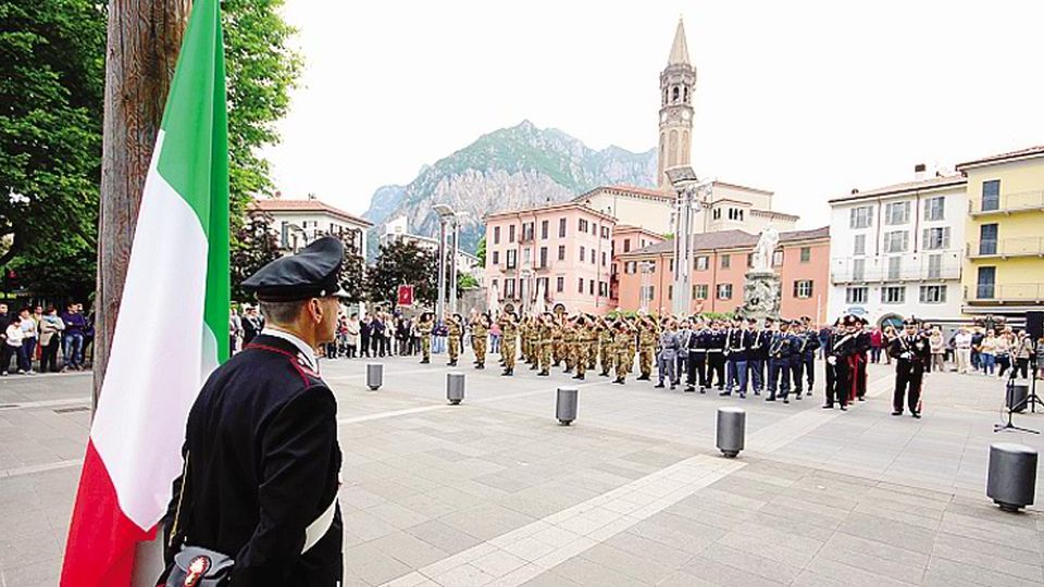 Lecco, mai così tanti per la Repubblica 2 giugno di speranza Lecco, mai così tanti per la Repubblica 2 giugno di speranza