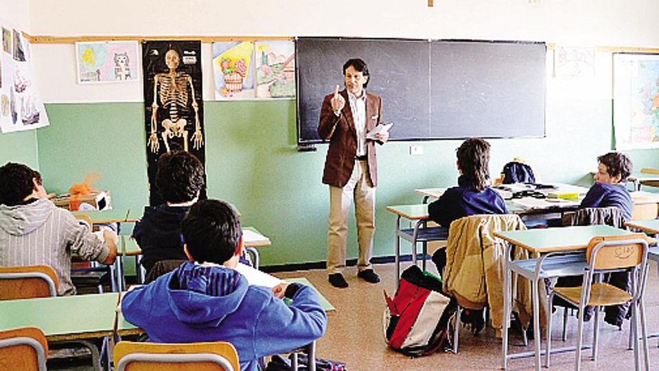 Lecco, 200 nuovi insegnanti Ma ne mancano ancora 200 Lecco, 200 nuovi insegnanti Ma ne mancano ancora 200