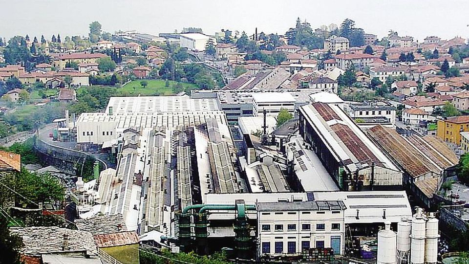 Acquisto Ferriera di Dongo Ultimatum dei cinesi Acquisto Ferriera di Dongo Ultimatum dei cinesi