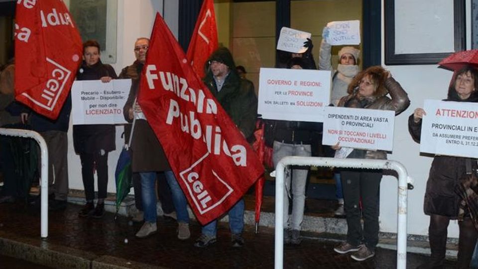 I lavoratori della Provincia Presidio per il loro lavoro I lavoratori della Provincia Presidio per il loro lavoro