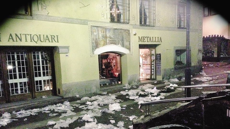 Vandalismi, Bormio sotto choc Il sindaco: «Atto vile e incivile» Vandalismi, Bormio sotto choc Il sindaco: «Atto vile e incivile»
