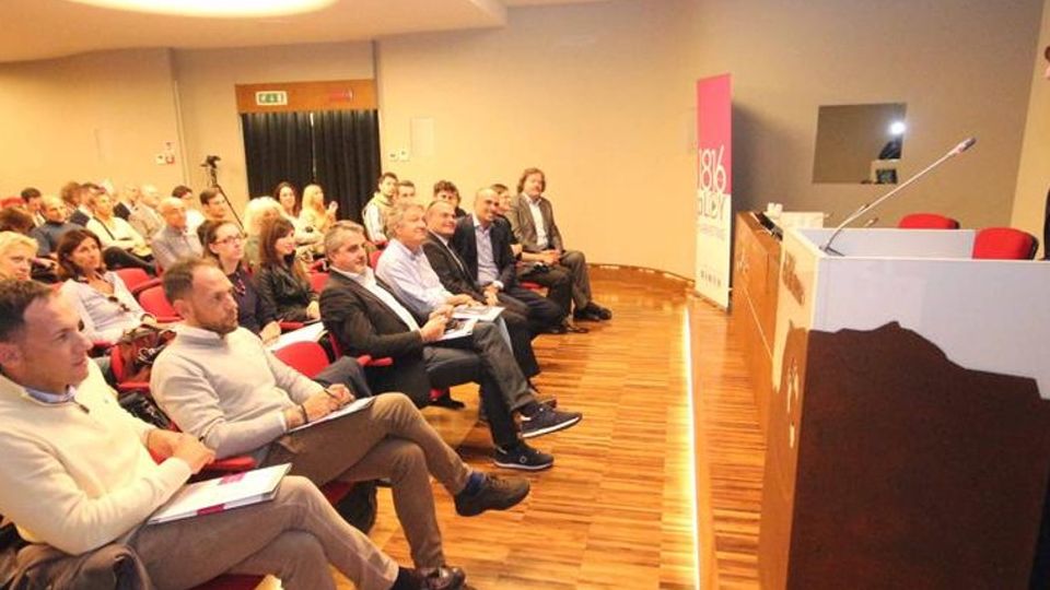 Lecco. Marketing nelle piccole ditte Tanti alle lezioni dell’Api Lecco. Marketing nelle piccole ditte Tanti alle lezioni dell’Api