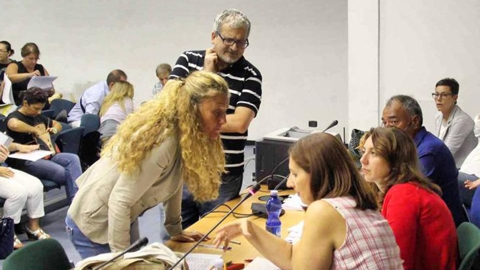 La buona scuola? «Una gran bufala» Sindacati contro La buona scuola? «Una gran bufala» Sindacati contro