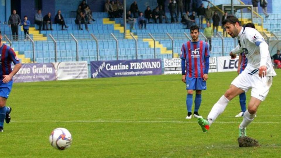 Il Lecco non la fa Franca Gol beffa nel recupero Il Lecco non la fa Franca Gol beffa nel recupero
