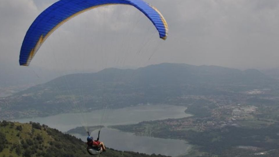 Precipita con il parapendio Si frattura le gambe ma è salvo Precipita con il parapendio Si frattura le gambe ma è salvo