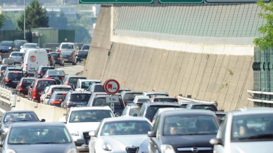 A9, coda di un chilometro a Monte Olimpino A9, coda di un chilometro a Monte Olimpino