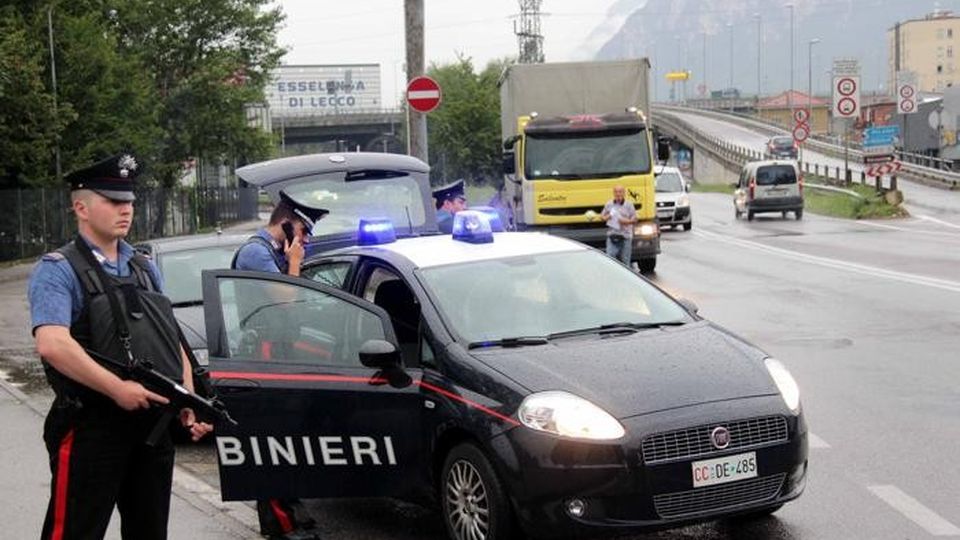 Maltrattava la madre I carabinieri lo arrestano Maltrattava la madre I carabinieri lo arrestano