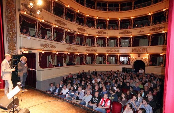 Teatro della Società tutto esaurito per Massimo Bubola Teatro della Società tutto esaurito per Massimo Bubola