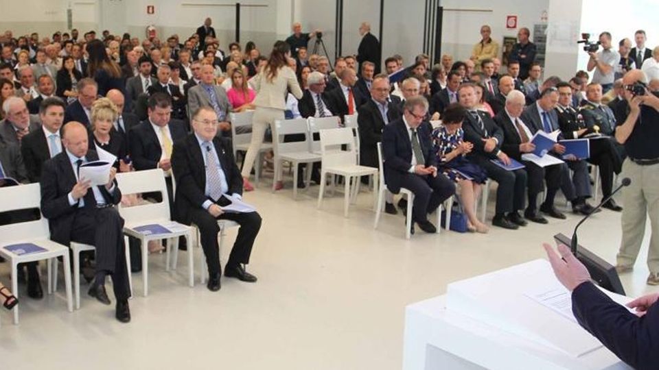 Confindustria Lecco «Cambiare si può» Confindustria Lecco «Cambiare si può»