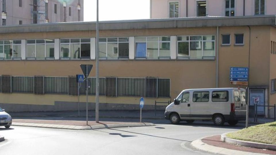 A scuola chiusi i bagni sbagliati E la palestra è invasa dai liquami A scuola chiusi i bagni sbagliati E la palestra è invasa dai liquami