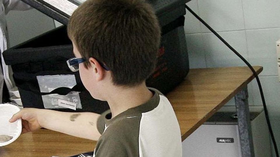 Guerra della schiscetta I grillini: «È un diritto» Ma il Comune dice no Guerra della schiscetta I grillini: «È un diritto» Ma il Comune dice no