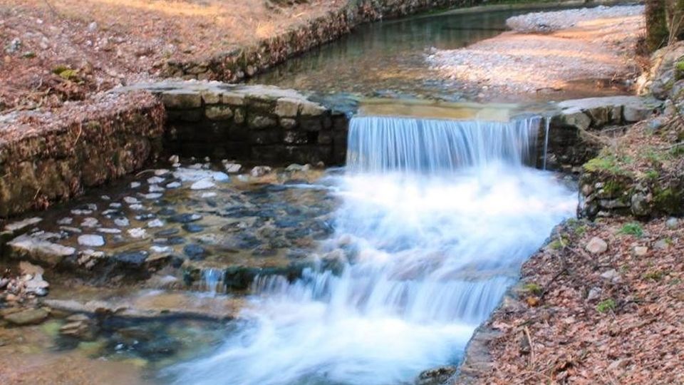 Passeggiate poetiche Ad Albese nel segno dell’acqua Passeggiate poetiche Ad Albese nel segno dell’acqua