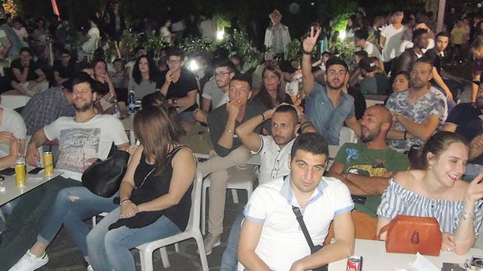 Erba, la movida spacca la maggioranza Il sindaco: «È la Lega che provoca» Erba, la movida spacca la maggioranza Il sindaco: «È la Lega che provoca»
