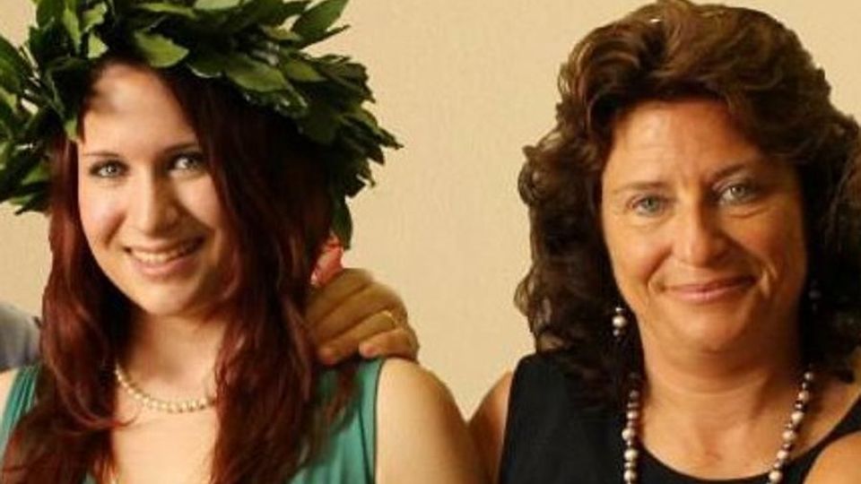 Laura ora è tra i satelliti Deve renderli inoffensivi Laura ora è tra i satelliti Deve renderli inoffensivi
