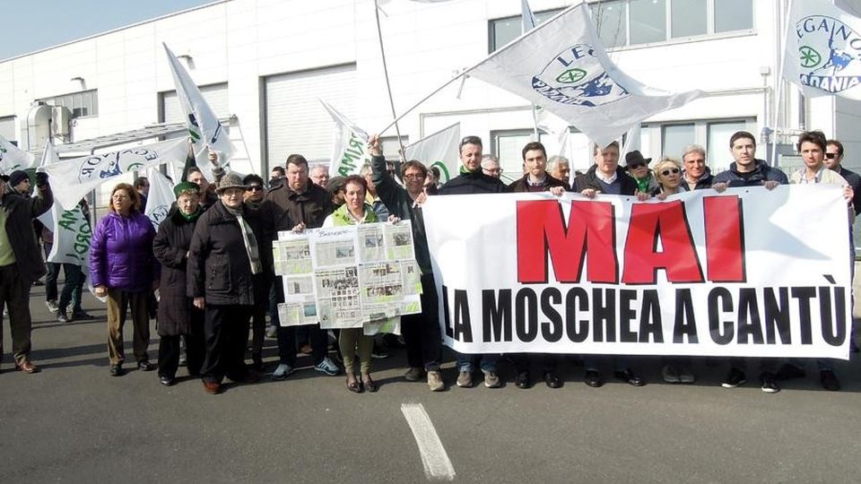 La Consulta revoca lo stop alle nuove moschee Bocciata la legge regionale La Consulta revoca lo stop alle nuove moschee Bocciata la legge regionale
