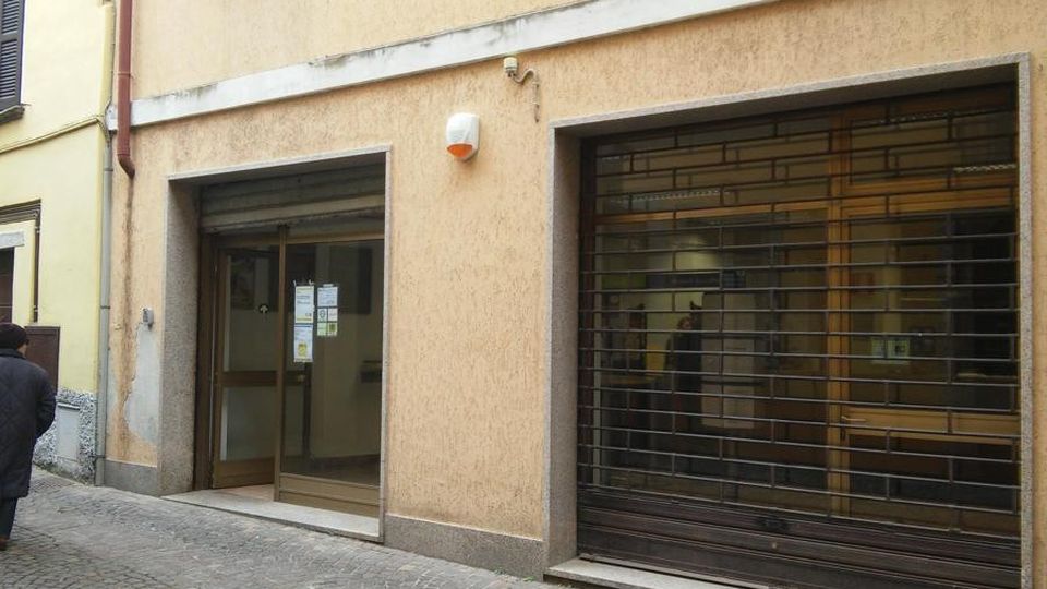 Domaso, assalto alle Poste Impiegato legato mani e piedi Domaso, assalto alle Poste Impiegato legato mani e piedi