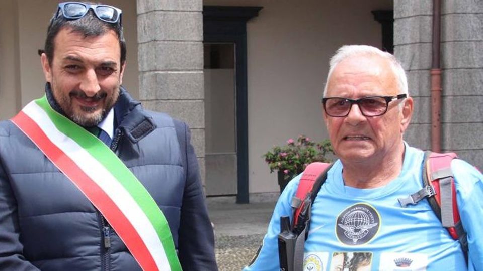 Da Aosta a Palermo a piedi. A 83 anni Da Aosta a Palermo a piedi. A 83 anni