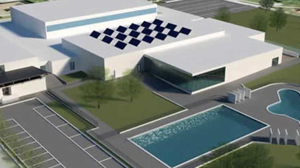Piscina, sono partiti ieri i lavori di ampliamento Piscina, sono partiti ieri i lavori di ampliamento