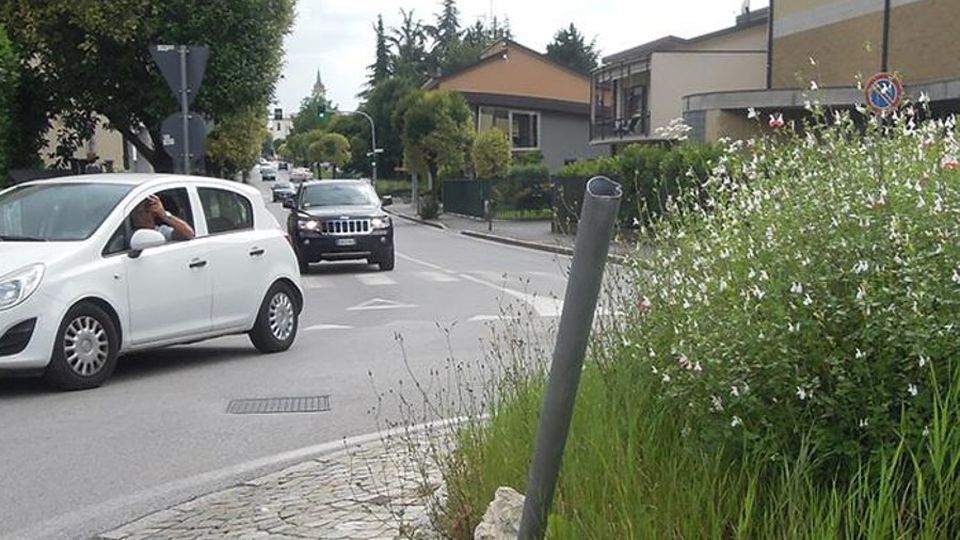 Erba, rotonde e aiuole costano troppo «Chi le vuole?» Erba, rotonde e aiuole costano troppo «Chi le vuole?»