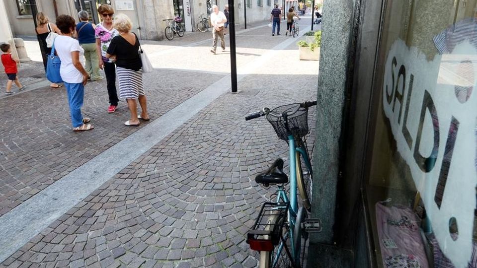Mandello sotto le stelle Shopping il venerdì sera Mandello sotto le stelle Shopping il venerdì sera
