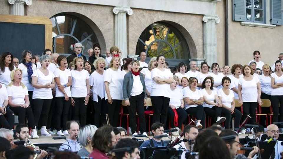 Como arena del Teatro Sociale progetto 200 Comm un progetto per la città prove dello spettacolo L'ELISIR D'AMORE di Gaetano Donizetti Como arena del Teatro Sociale progetto 200 Comm un progetto per la città prove dello spettacolo L'ELISIR D'AMORE di Gaetano Donizetti