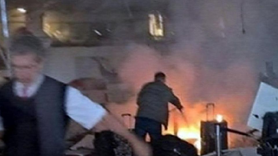 Istanbul, attacco suicida all’aeroporto I morti sono 41, i feriti 239 Istanbul, attacco suicida all’aeroporto I morti sono 41, i feriti 239