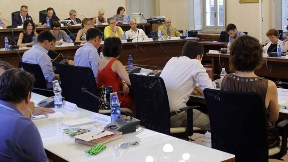 Lecco, tensioni sulla scuola E Ballabio non ci sta Lecco, tensioni sulla scuola E Ballabio non ci sta