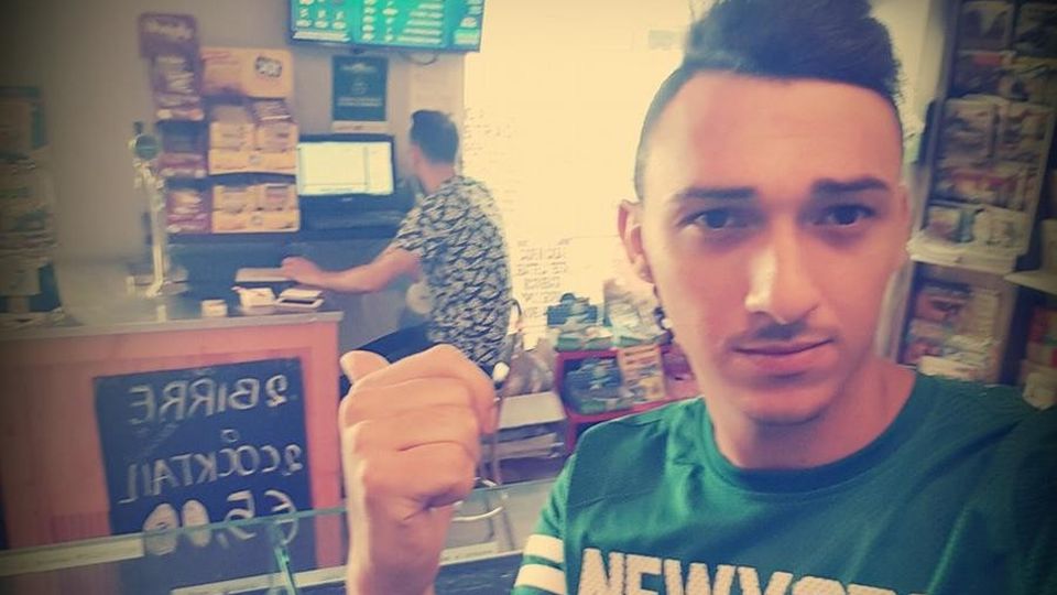 La sorella al capezzale di Andrea «Ero con lui, gli ha sparato in faccia» La sorella al capezzale di Andrea «Ero con lui, gli ha sparato in faccia»