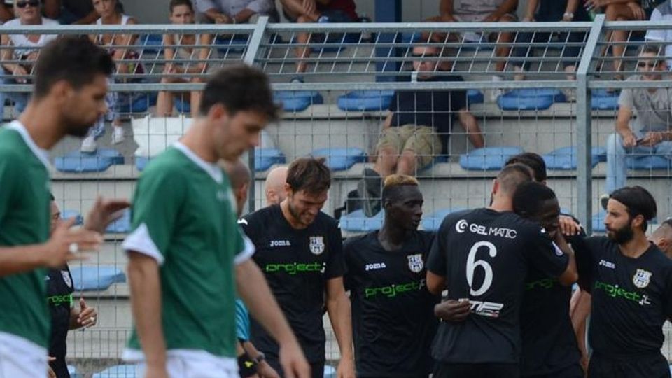 L’Olginatese cade nel recupero Il gioco ha ritmi ancora estivi L’Olginatese cade nel recupero Il gioco ha ritmi ancora estivi