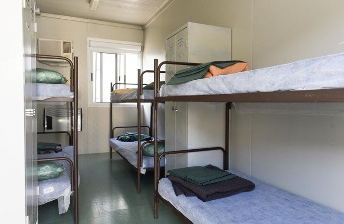 L’interno di uno dei moduli abitativi L’interno di uno dei moduli abitativi