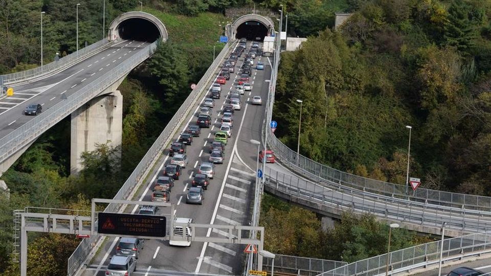 Super, doccia fredda: «Il limite a 90 all’ora resterà per sempre» Super, doccia fredda: «Il limite a 90 all’ora resterà per sempre»