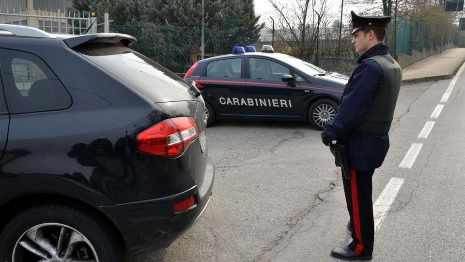 Clandestini in casa di un amico Scoperti dai carabinieri Clandestini in casa di un amico Scoperti dai carabinieri