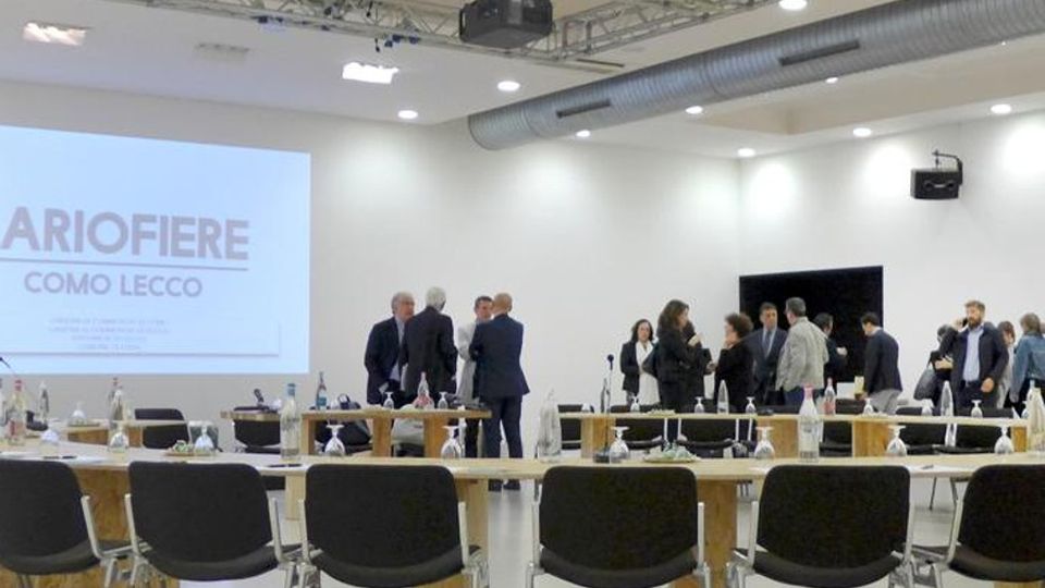 Fusione delle Camere di commercio Lecco soffia a Como il commissario Fusione delle Camere di commercio Lecco soffia a Como il commissario