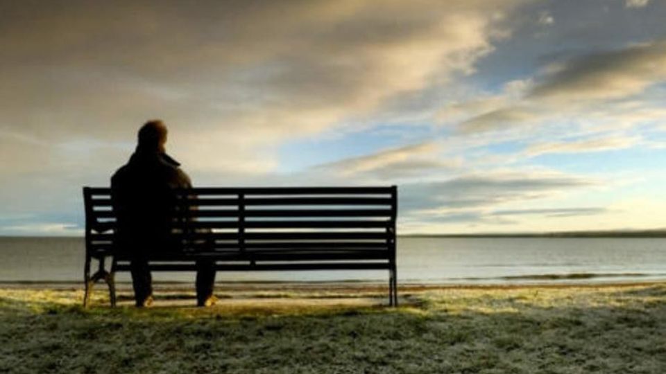 Solitudine come essenza della vita degli uomini Solitudine come essenza della vita degli uomini