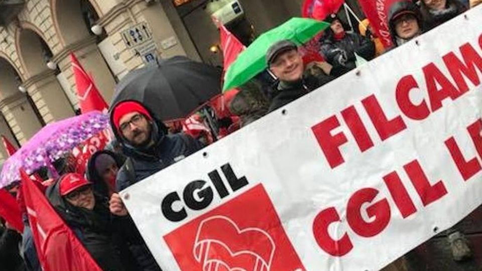 Cgil Lecco, in trecento a Torino per le pensioni Cgil Lecco, in trecento a Torino per le pensioni