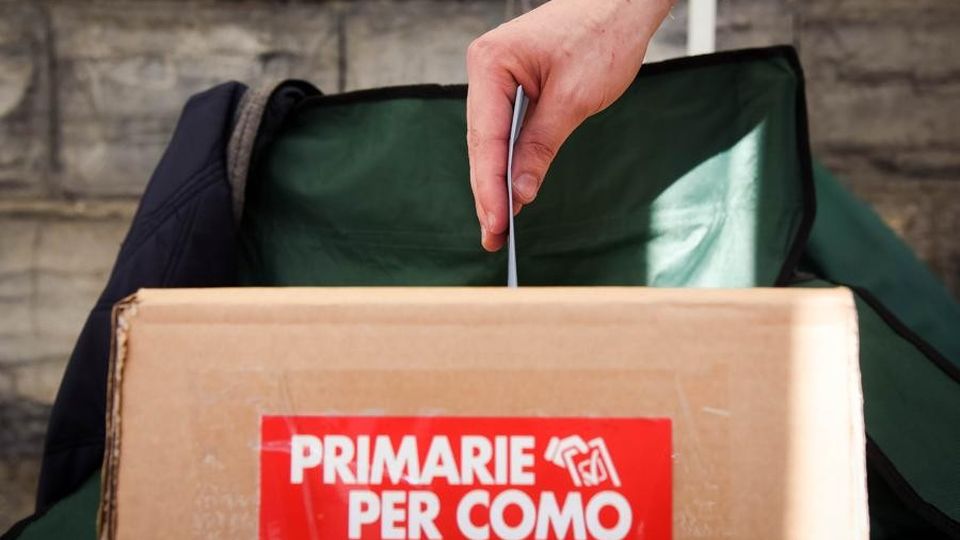 Pd, oggi sfida primarie Como, obiettivo 10mila votanti Pd, oggi sfida primarie Como, obiettivo 10mila votanti