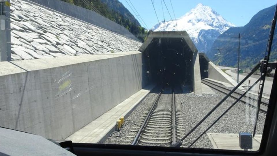 Nuovo tunnel del Gottardo, +30% di passeggeri in 4 mesi Nuovo tunnel del Gottardo, +30% di passeggeri in 4 mesi
