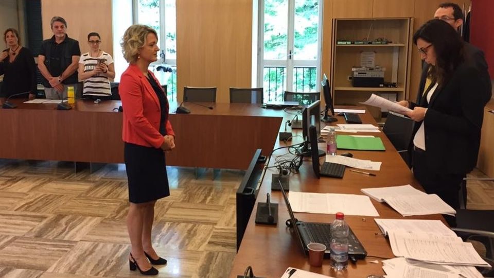 Erba, Veronica Airoldi proclamata sindaco Subito negli uffici con il leghista Zoffili Erba, Veronica Airoldi proclamata sindaco Subito negli uffici con il leghista Zoffili