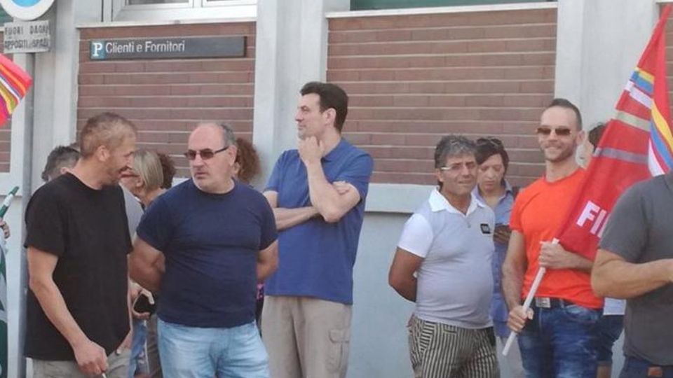 Trenta esuberi alla Bettini «Si è aperto uno spiraglio» Trenta esuberi alla Bettini «Si è aperto uno spiraglio»