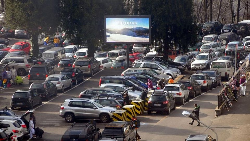 Parcheggi e viabilità “ostaggi” dei turisti «Le soluzioni ci sono, i soldi invece no» Parcheggi e viabilità “ostaggi” dei turisti «Le soluzioni ci sono, i soldi invece no»