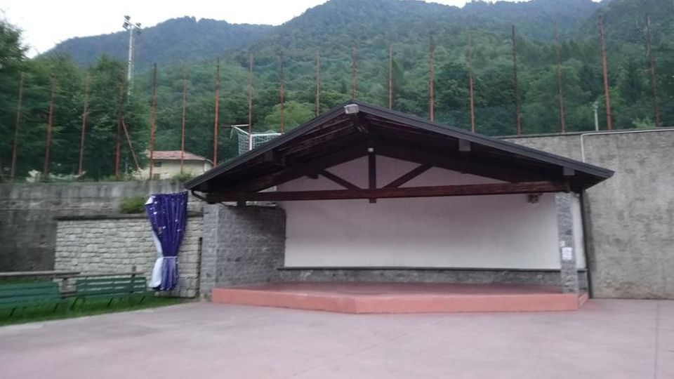 Area feste, pensilina pericolante C’è il progetto per sistemarla Area feste, pensilina pericolante C’è il progetto per sistemarla