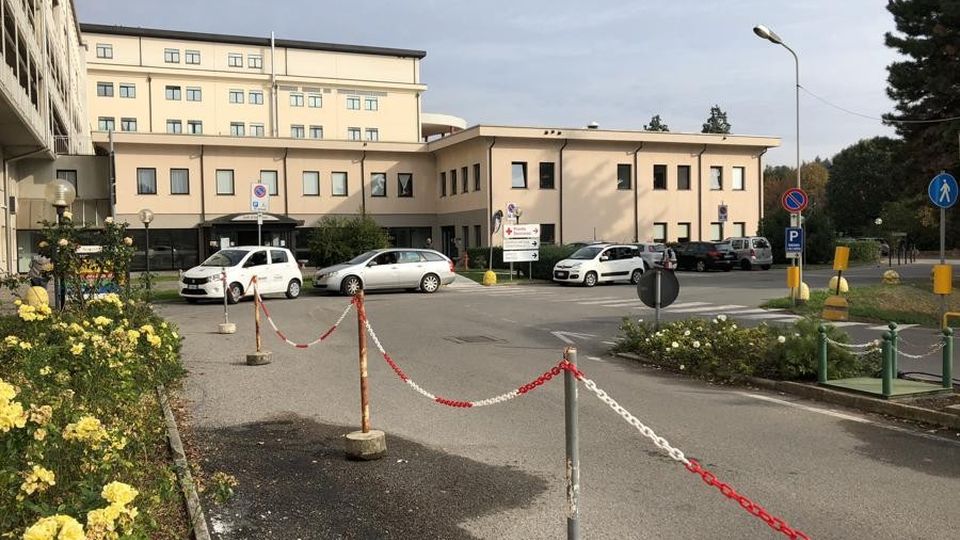 «Sosta selvaggia al Mandic, ora basta» I vigili multeranno anche in ospedale «Sosta selvaggia al Mandic, ora basta» I vigili multeranno anche in ospedale