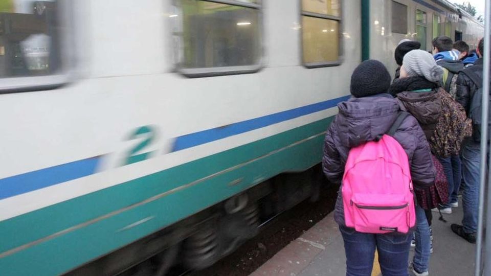 Bus al posto dei treni, scattate le novità del servizio ferroviario Bus al posto dei treni, scattate le novità del servizio ferroviario