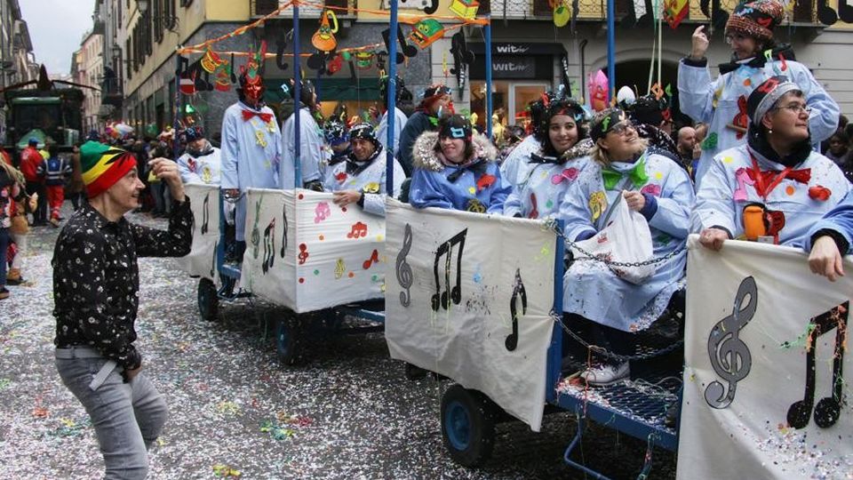 Tra carri e gruppi hanno vinto tutti A Lecco in premio l’allegria Tra carri e gruppi hanno vinto tutti A Lecco in premio l’allegria