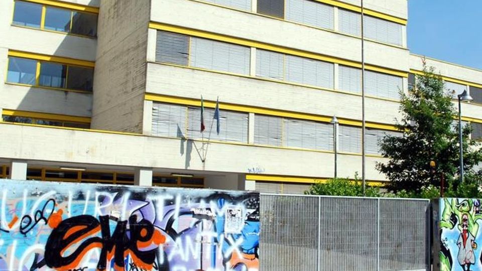 Merate, studenti fuori, tocca ai prof Si parcheggia con una App Merate, studenti fuori, tocca ai prof Si parcheggia con una App