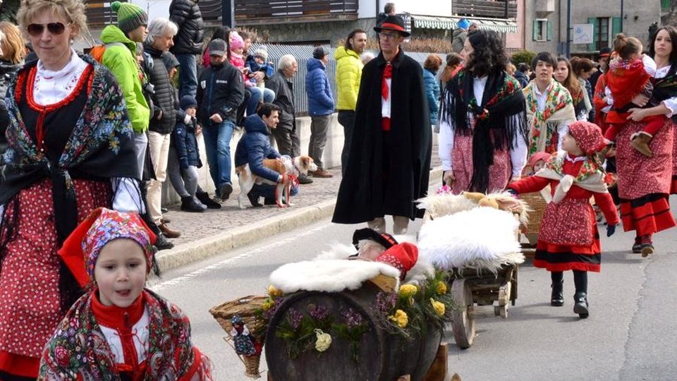 Fiori, fede e cultura. “La sinfonia di Dio” trionfa ai Pasquali Fiori, fede e cultura. “La sinfonia di Dio” trionfa ai Pasquali